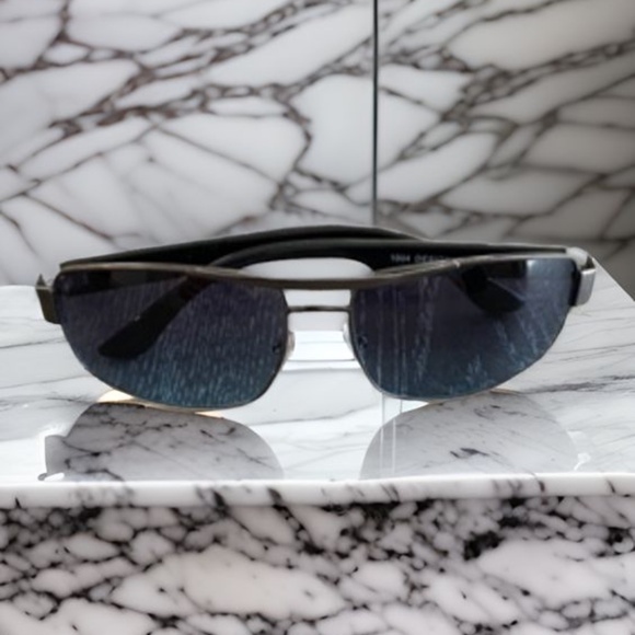 Classic Black Lens Metal Frame Sunglasses for Men - Timeless Elegance - Picture 1 of 3